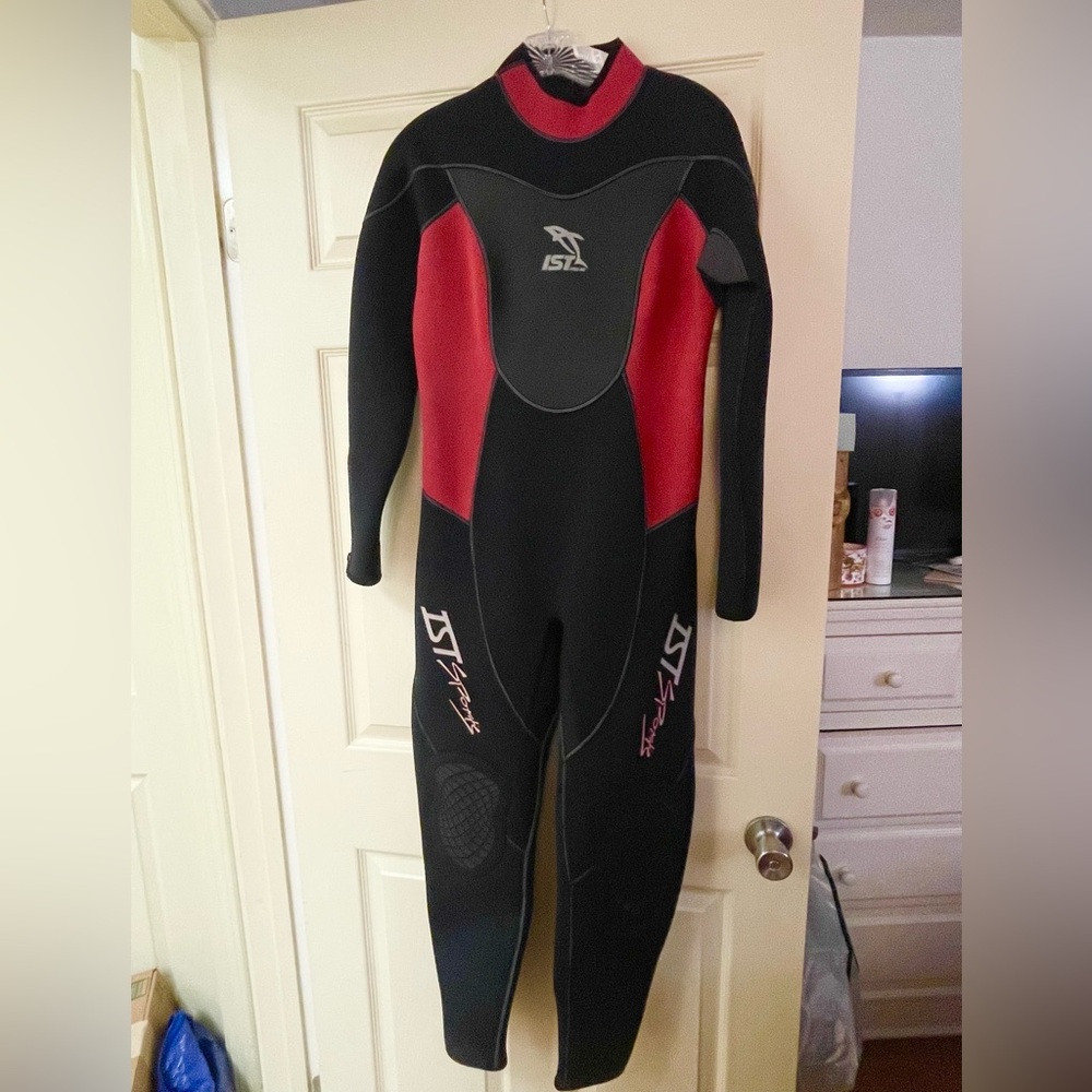 IST Proline Women’s Wetsuit (3mm neoprene)